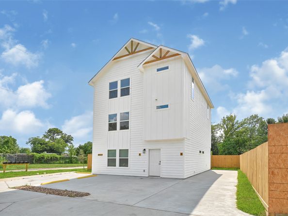 8023 Birmingham, Houston TX 77028
