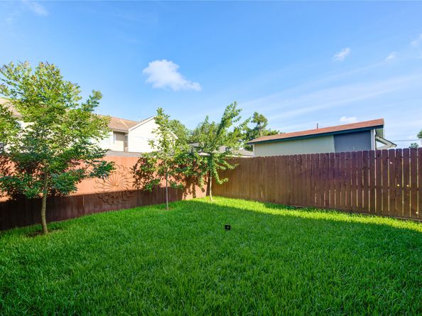 2013 Schweikhardt Street, Houston TX 77020