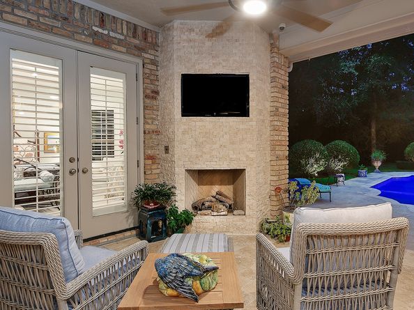 2 Peony Springs Court, The Woodlands TX 77382