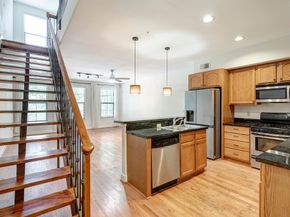 1602 Elgin Street 13, Houston TX 77004