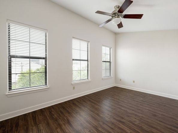 1602 Elgin Street 13, Houston TX 77004