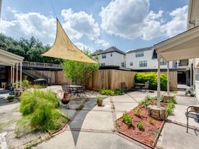 1602 Elgin Street 13, Houston TX 77004