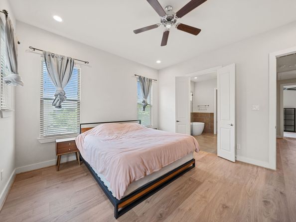 2616 Riverside Drive F, Houston TX 77004