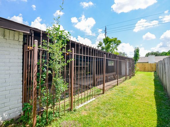 7307 Addicks Clodine Road, Houston TX 77083