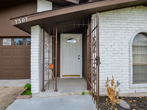 7307 Addicks Clodine Road, Houston TX 77083