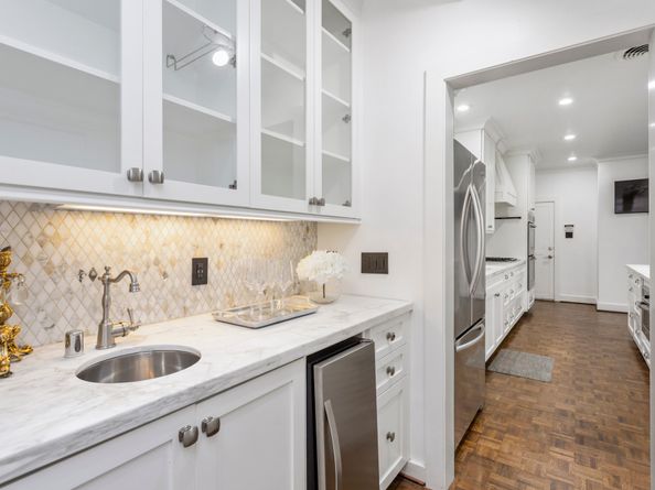 33 River Hollow Lane, Houston TX 77027