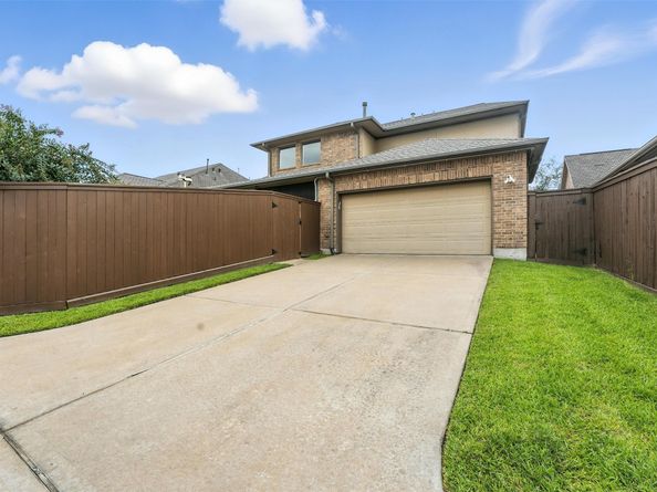 529 Water Street, Webster TX 77598
