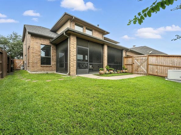 529 Water Street, Webster TX 77598