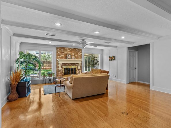 5510 Pine Arbor Drive, Houston TX 77066