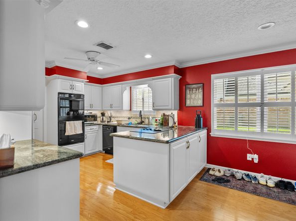 5510 Pine Arbor Drive, Houston TX 77066