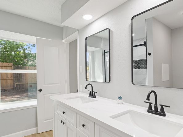 12054 Green Glade Drive, Houston TX 77099