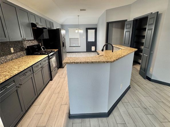6610 Pine Tree Spring, Houston TX 77049