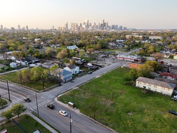 3522 Sampson Street, Houston TX 77004