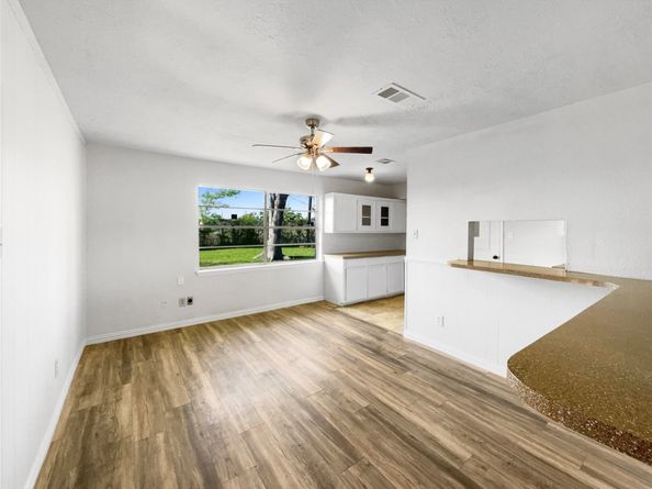 5206 Fairgreen Lane, Houston TX 77048