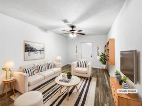 5206 Fairgreen Lane, Houston TX 77048