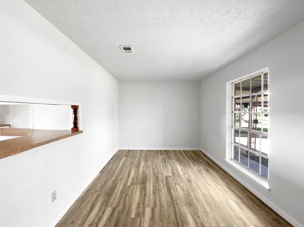 5206 Fairgreen Lane, Houston TX 77048