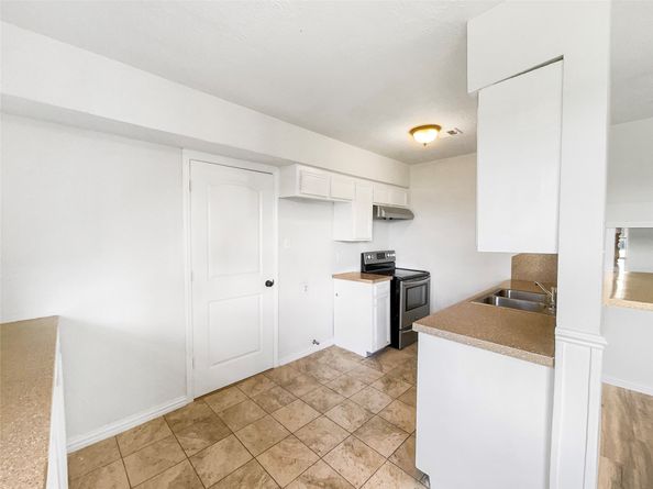 5206 Fairgreen Lane, Houston TX 77048