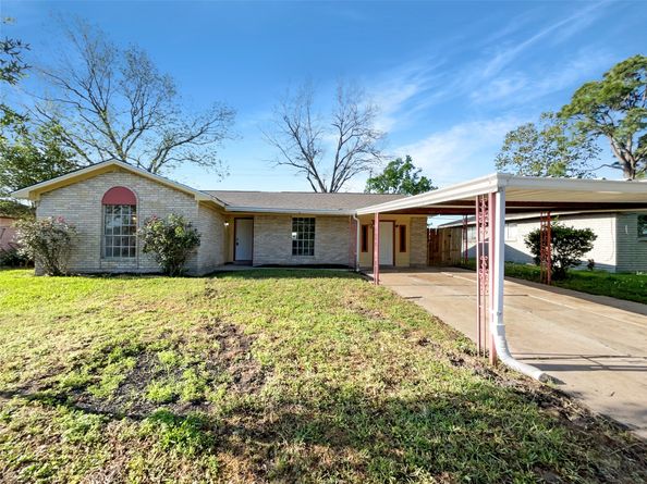 5206 Fairgreen Lane, Houston TX 77048