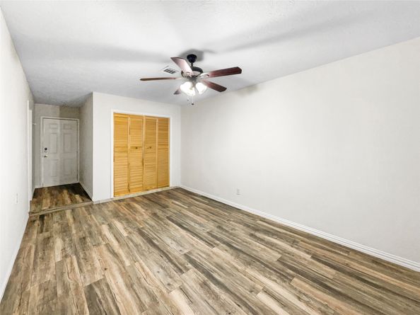 5206 Fairgreen Lane, Houston TX 77048