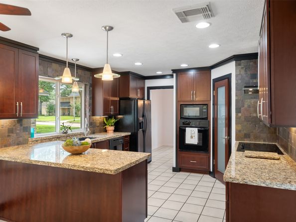 2327 Brookdale Drive, Kingwood TX 77339