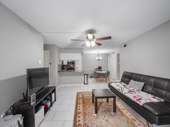 2120 El Paseo Street 3007, Houston TX 77054