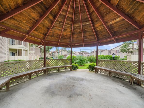 2120 El Paseo Street 3007, Houston TX 77054