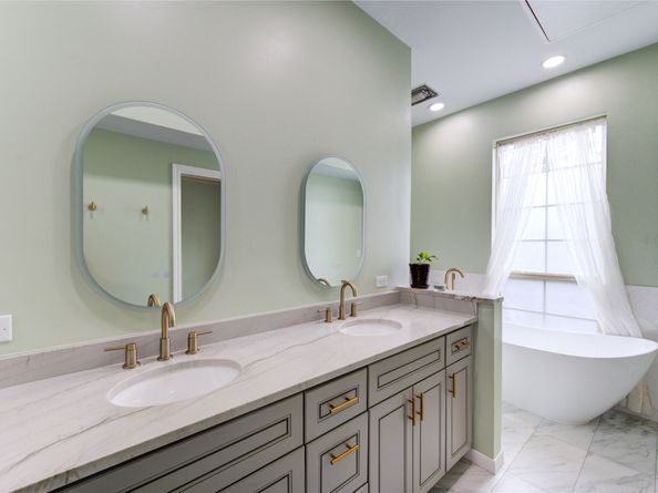 7530 Del Monte Drive, Houston TX 77063