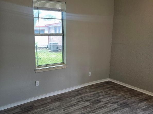 8010 Miley Street, Houston TX 77028