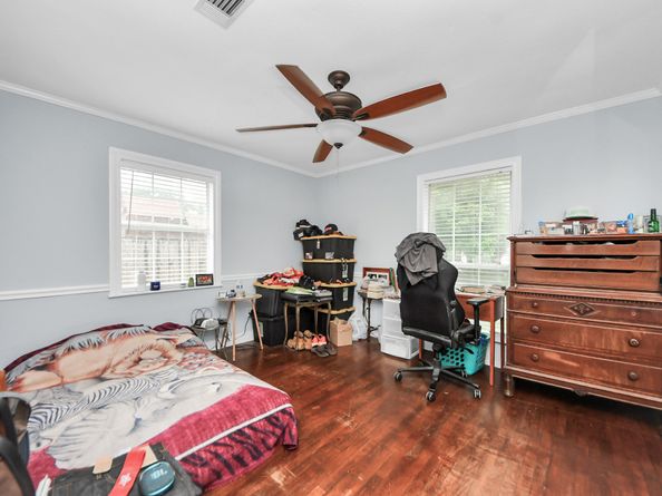 729 E 9th Street, Houston TX 77007