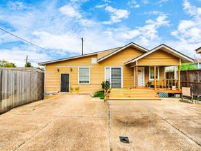 729 E 9th Street, Houston TX 77007