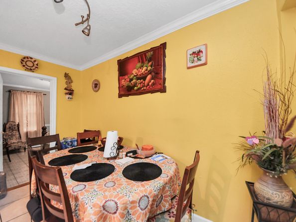 729 E 9th Street, Houston TX 77007