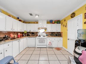 729 E 9th Street, Houston TX 77007