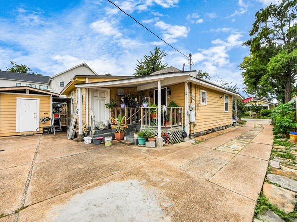729 E 9th Street, Houston TX 77007
