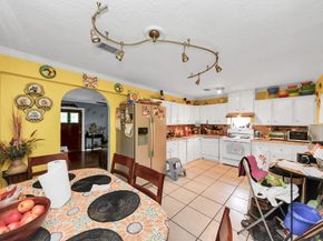 729 E 9th Street, Houston TX 77007