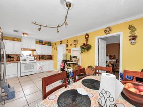 729 E 9th Street, Houston TX 77007