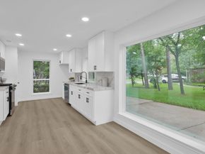 70 Breezy Point Place, The Woodlands TX 77381