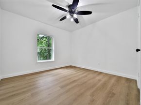 70 Breezy Point Place, The Woodlands TX 77381