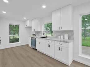 70 Breezy Point Place, The Woodlands TX 77381