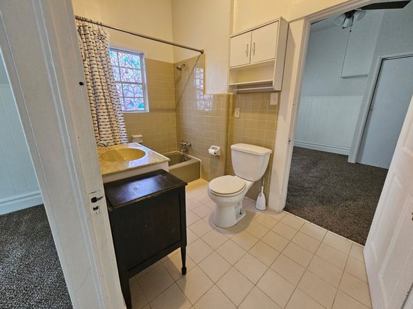 535 Arlington Street, Houston TX 77007