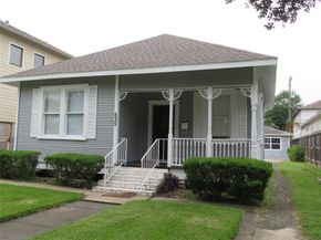 535 Arlington Street, Houston TX 77007