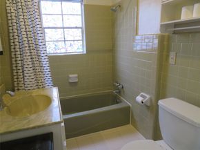 535 Arlington Street, Houston TX 77007
