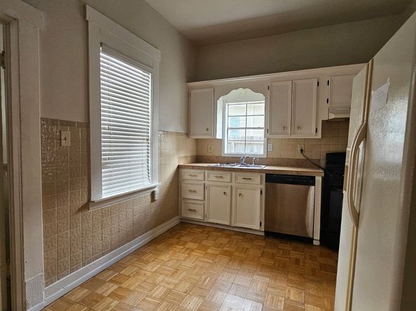 535 Arlington Street, Houston TX 77007