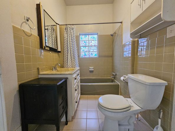 535 Arlington Street, Houston TX 77007