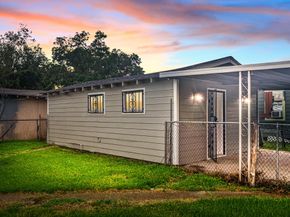 5519 Chapman Street, Houston TX 77009