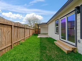 1009 Genova Street, Houston TX 77009