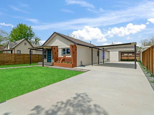 1009 Genova Street, Houston TX 77009