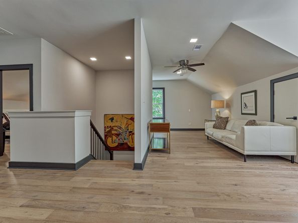 64 Autumn Crescent, The Woodlands TX 77381