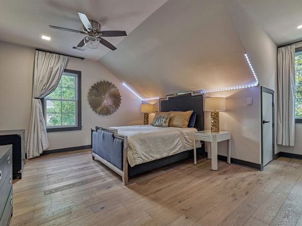 64 Autumn Crescent, The Woodlands TX 77381