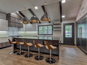 64 Autumn Crescent, The Woodlands TX 77381