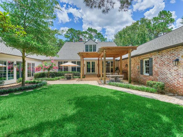 64 Autumn Crescent, The Woodlands TX 77381